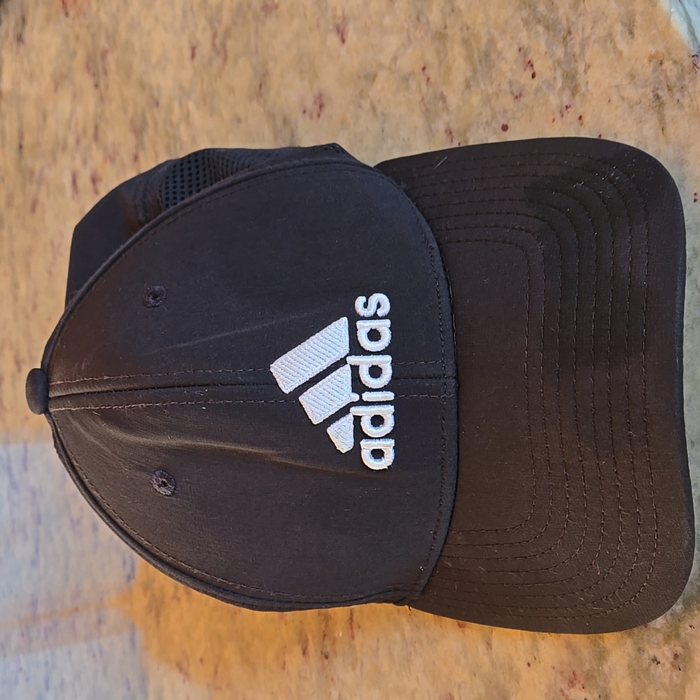 Adidas climalite hat black small/medium fitted